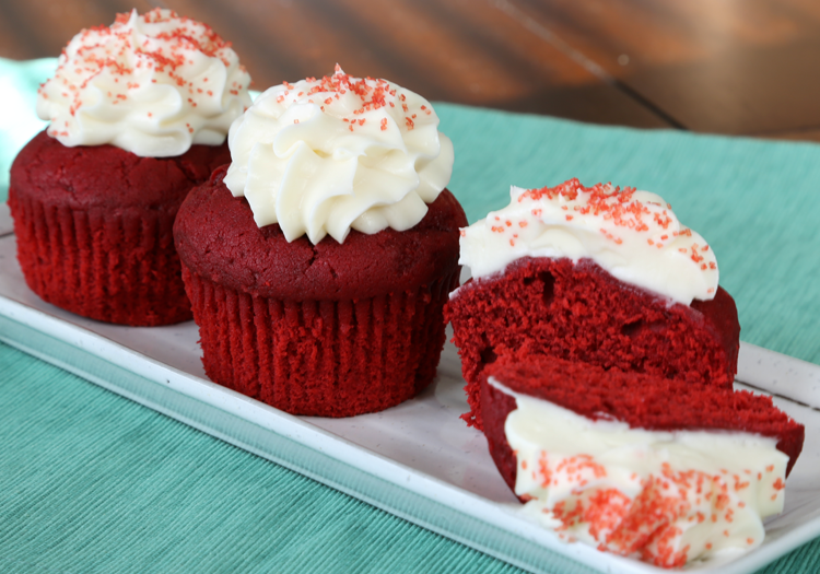 The Sims: Red Velvet Cupcakes